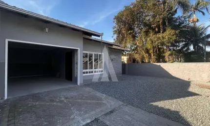 Casa residencial com 3 quartos  para alugar, 121.10 m2 por R$3600.00  - Jarivatuba - Joinville/SC