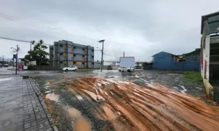 Terreno para alugar, 500.00 m2 por R$4000.00  - Vila Nova - Joinville/