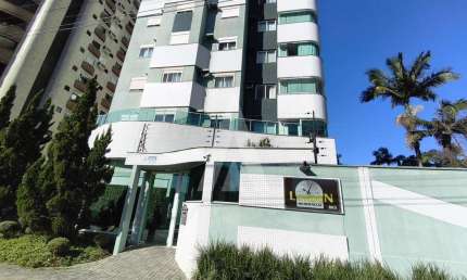 Apartamento com 3 quartos  para alugar, 104.03 m2 por R$3500.00  - Bucarein - Joinville/SC
