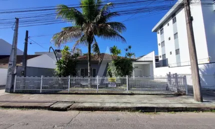 Casa residencial com 3 quartos  para alugar, 144.90 m2 por r$2800.00  - saguacu - joinville/sc