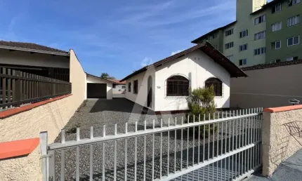 Casa residencial com 3 quartos  para alugar, 118.25 m2 por r$2800.00  - costa e silva - joinville/sc