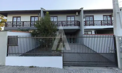 Casa residencial com 3 quartos  para alugar, 118.59 m2 por r$2900.00  - floresta - joinville/sc