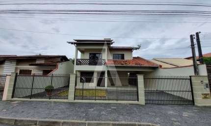 Casa residencial com 5 quartos  para alugar, 256.00 m2 por R$4800.00  - Costa E Silva - Joinville/SC