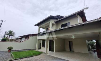 Casa residencial com 5 quartos  para alugar, 256.00 m2 por R$4800.00  - Costa E Silva - Joinville/SC
