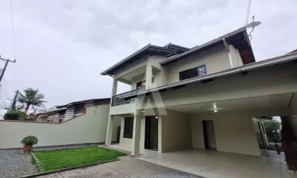 Casa residencial com 5 quartos  para alugar, 256.00 m2 por R$4800.00  - Costa E Silva - Joinville/SC