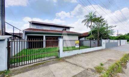 Casa residencial com 3 quartos  para alugar, 230.30 m2 por R$3500.00  - Boa Vista - Joinville/SC