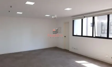 Conjunto comercial na vila clementino ao lado do metrô santa cruz