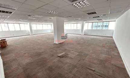 Andar corporativo VENDA de 189 m2 a/u de vão livre com 3 banheiros, 1 copa, 4 vagas  Cerqueira Césa