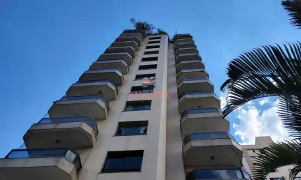 Apartamento  com 191m², 4 dormitórios, 1 suite, 2vagas definitivas, 1 por andar