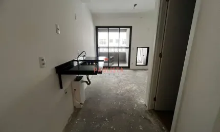 Studio residencial novo com varanda à venda na saúde!