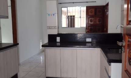 alugam-se está casa no Jd: são marcos/Embu das artes