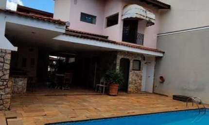 Casa com 4 quartos à venda no Centro, Barretos 