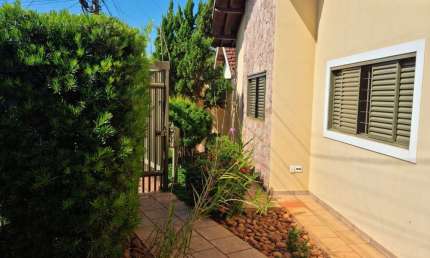 Casa com 3 dormitórios à venda, 310 m² por R$ 850.000,00 - Centro - Barretos/SP