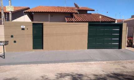 Casa com 2 dormitórios à venda, 144 m² por R$ 380.000,00 - Jardim Universitário - Barretos/SP