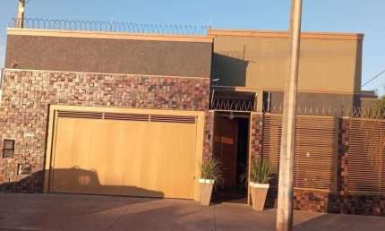 Casa com 3 dormitórios à venda, 182 m² por R$ 750.000,00 - Nobre Ville - Barretos/SP