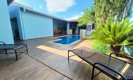 Casa com 4 dormitórios à venda, 283 m² por R$ 750.000,00 - Jockey Club - Barretos/SP
