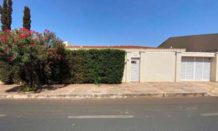 Casa com 4 dormitórios à venda, 400 m² por R$ 900.000,00 - Primavera - Barretos/SP