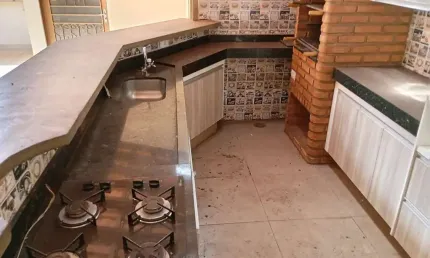 Casa com 3 dormitórios à venda, 186 m² por R$ 600.000,00 - Centro - Barretos/SP