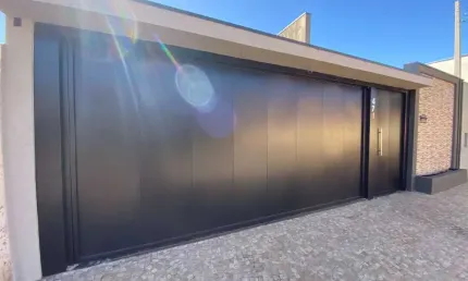Casa com 3 dormitórios à venda, 171 m² por R$ 800.000,00 - Nogueira - Barretos/SP