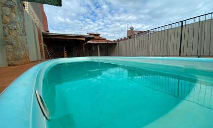 Casa com 3 dormitórios à venda, 180 m² por R$ 590.000,00 - Derby Clube - Barretos/SP