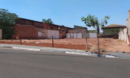 Terreno à venda, 759 m² por R$ 480.000 - Centro - Barretos/SP
