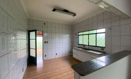 Casa com 3 dormitórios à venda, 120 m² por R$ 550.000,00 - América - Barretos/SP