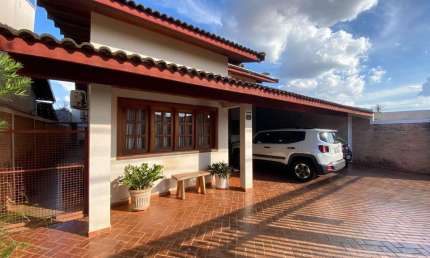 Casa com 3 dormitórios para alugar, 366 m² por R$ 5.830,00/mês - Celina - Barretos/SP
