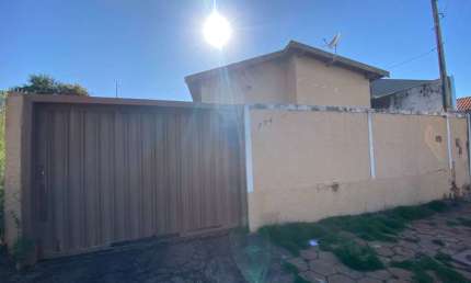 Casa com 2 dormitórios para alugar por R$ 1.400,00/mês - Exposição - Barretos/SP