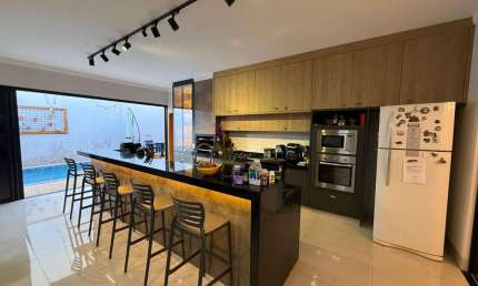 Casa com 3 dormitórios à venda, 210 m² por R$ 1.600.000 - Jardim Allah - Barretos/SP