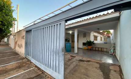 Casa com 2 dormitórios, 102 m² - venda por R$ 300.000,00 ou aluguel por R$ 1.600,00/mês - Nogueira - Barretos/SP