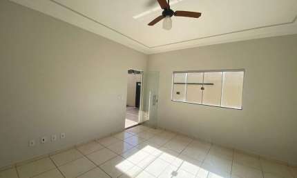 Casa com 3 dormitórios para alugar, 68 m² por R$ 2.969/mês - Nogueira - Barretos/SP