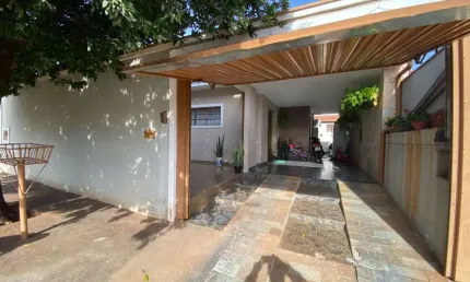 Casa com 3 dormitórios à venda, 87 m² por R$ 350.000,00 - Nogueira - Barretos/SP
