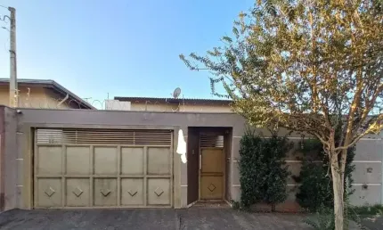 Casa com 2 dormitórios à venda, 210 m² por R$ 650.000 - Jardim Universitário - Barretos/SP