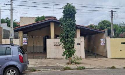 Casa para Locação em Atibaia, Vila dos Netos, 3 dormitórios, 1 suíte, 2 banheiros, 2 vagas