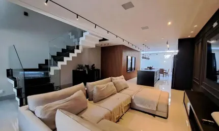 QUE TAL MORAR NUMA LUXU0SA E ELEGANTE CASA EM PLENO RUDGE RAMOS, PROXIMO AO PARQUE SALVADOR ARENA?