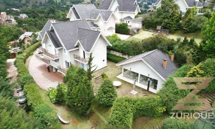 Linda Casa com 6 dormitórios à venda, 313 m² por R$ 3.200.000 - Jardim Manancial - Campos do Jordão/SP