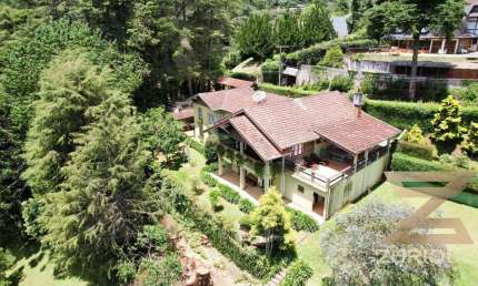 Casa com 6 dormitórios à venda, 478 m² por R$ 3.800.000,00 - Vila Porã - Campos do Jordão/SP