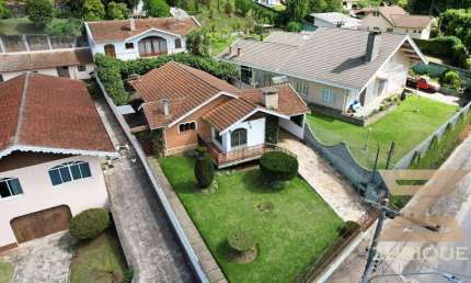 Casa com 5 dormitórios à venda, 291 m² por R$ 1.300.000,00 - Abernéssia - Campos do Jordão/SP