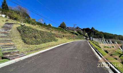 Terreno à venda, 1700 m² por R$ 1.490.000,00 - Alto Do Capivari - Campos do Jordão/SP