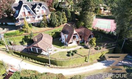 Casa com 5 dormitórios à venda, 280 m² por R$ 1.400.000,00 - Jardim Embaixador - Campos do Jordão/SP