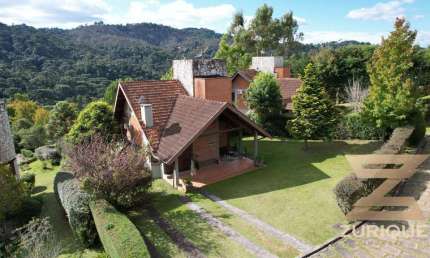 Casa com 3 dormitórios à venda, 163 m² por R$ 1.400.000 - Imbiri - Campos do Jordão/SP