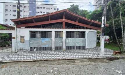 Casa Padrão à venda na Guilhermina - Praia Grande - SP: