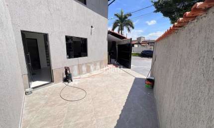 Sobrado Padrão à venda no Tude Bastos - Praia Grande - SP: