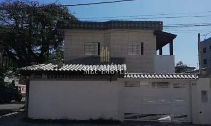 Sobrado padrão à venda na aviação - praia grande - sp: