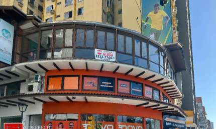 Sala comercial em transversal da Rua XV De Novembro