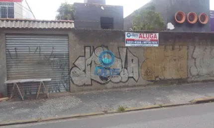 Casa para alugar na Avenida Washington Luís, Vila Mathias, Santos