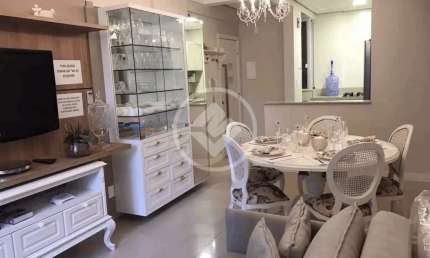 Lindo apartamento todo reformado porteira fechada 2 dormitórios no Centro. codigo: 41398