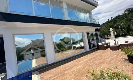 Casa triplex em condominio fechado no bairro João Paulo em Florianópolis codigo: 58294