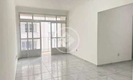 Espaço e boa localização neste apto de 3 quartos no Centro de Florianópolis codigo: 61739