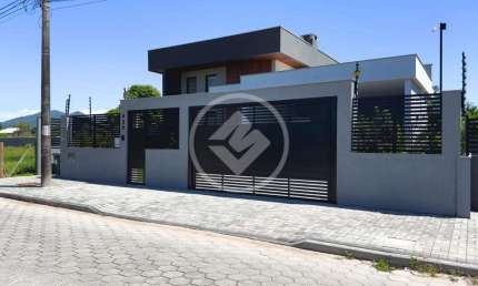Linda casa nova a 500 metros da praia codigo: 70366